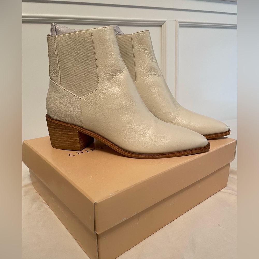 Chinese Laundry Filip Boot in colour Ecru Size 9